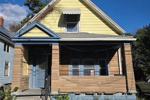 301 PEACH ST