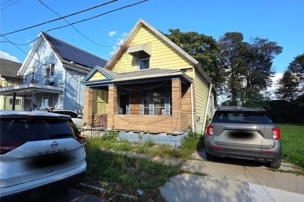 301 PEACH ST