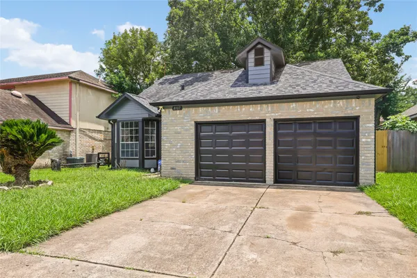 8107 SUMMER TRAIL DR