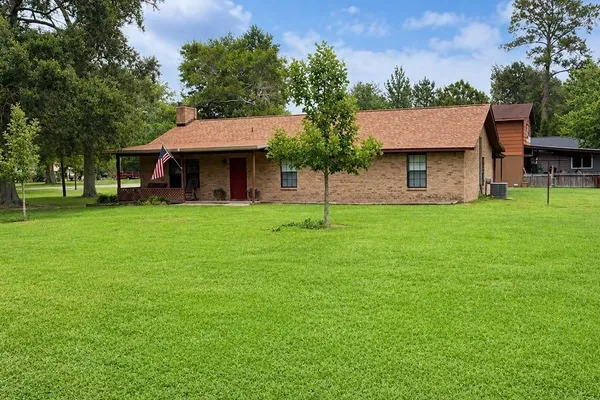 4902 MAGNOLIA LN