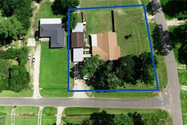4902 MAGNOLIA LN