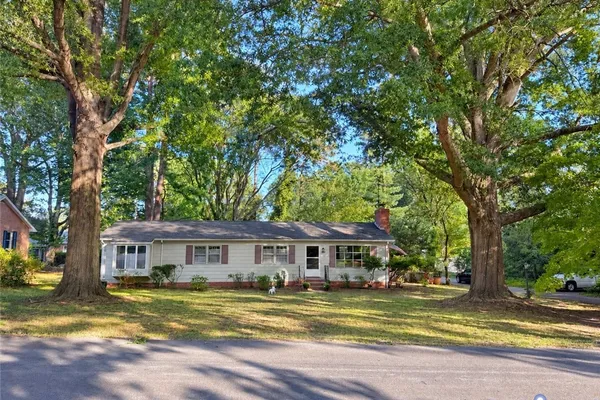 193 MEADOW LN