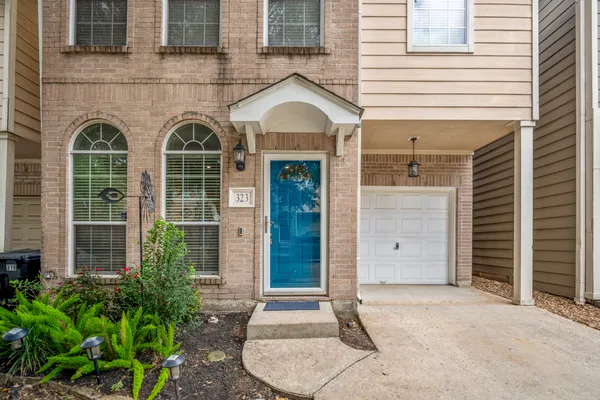 323 PLAZA DEL SOL PARK