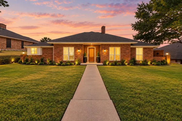 2805 COLLEEN DR