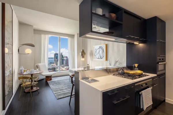 252 S ST 66B