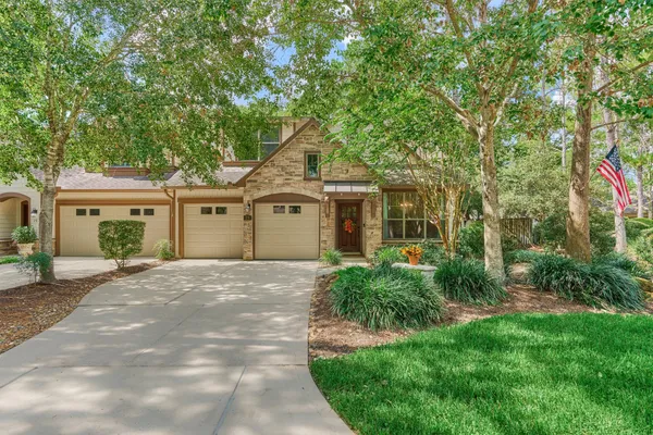 23 DOUVAINE CT