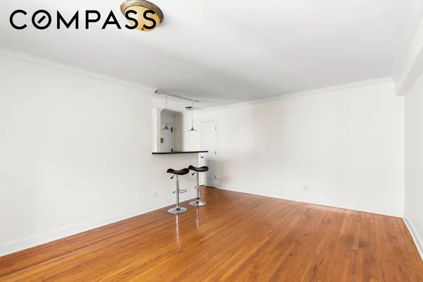 295 BENNETT AVE 8G