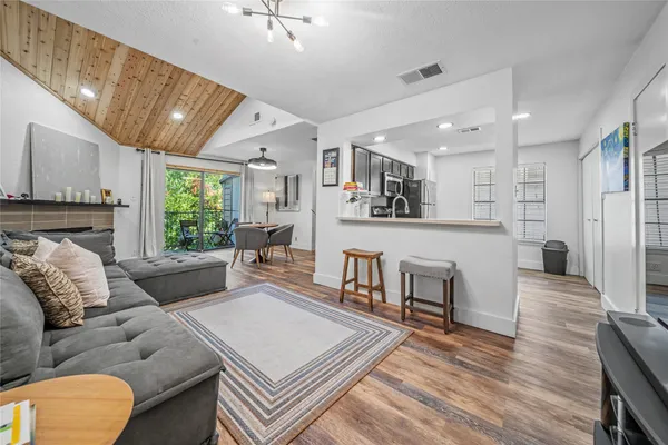 4777 CEDAR SPRINGS RD 3Q
