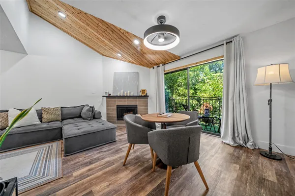 4777 CEDAR SPRINGS RD 3Q