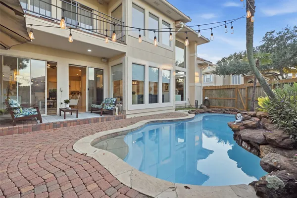 320 HARBORSIDE CIR