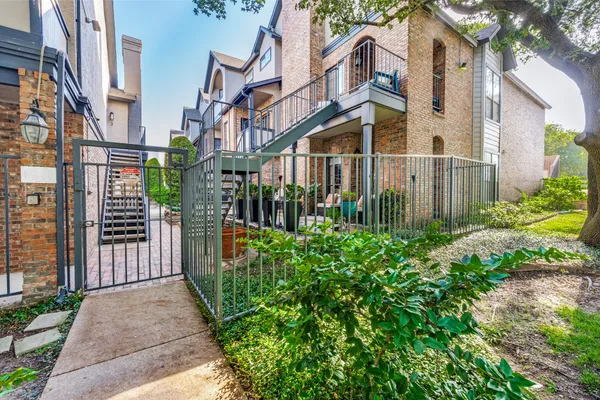 4102 BUENA VISTA ST 13
