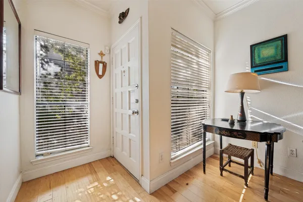 4102 BUENA VISTA ST 13