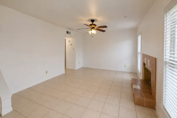 2110 WILCREST DR 101