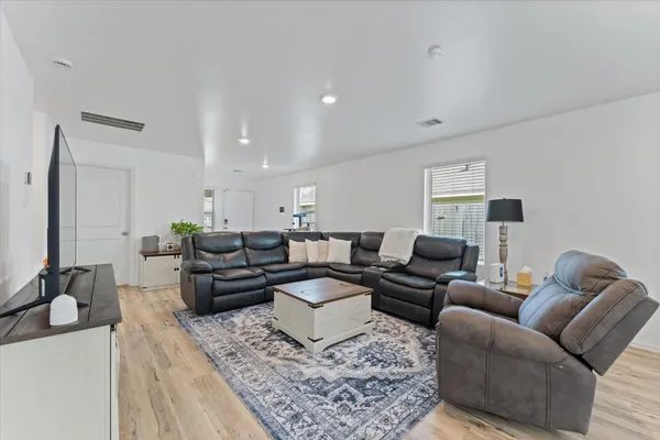 248 RUSTIC RIDGE CIR