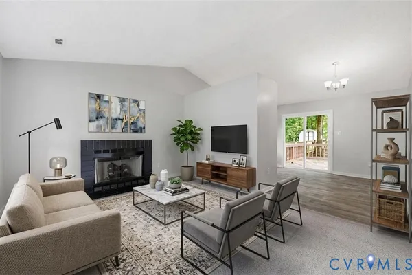 716 GLEN COVE DR