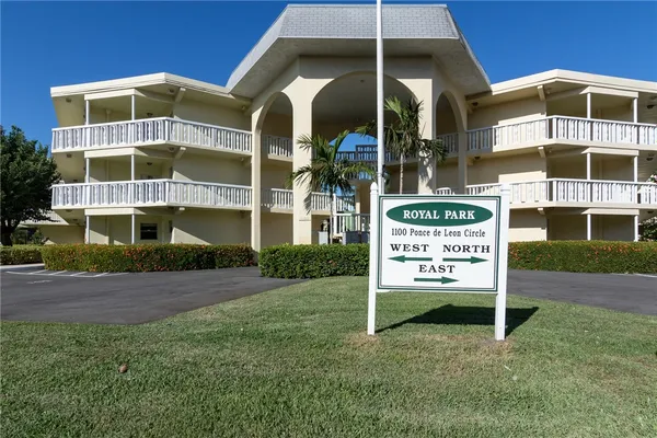 1100 PONCE DE LEON CIR N106