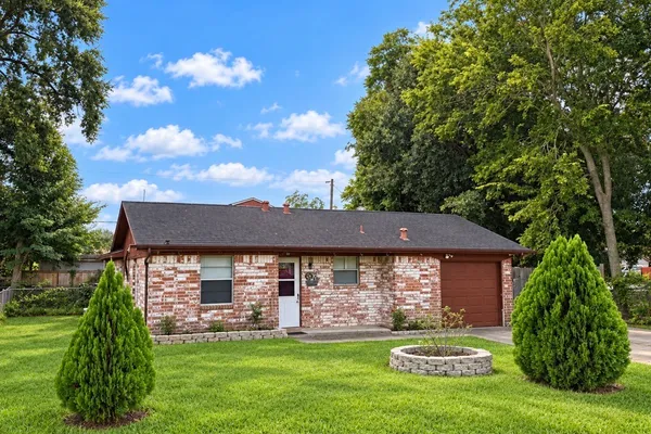 1122 MITCHELL RD