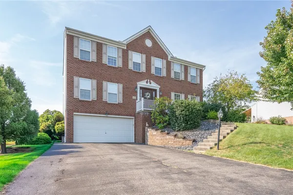 207 KINGSBROOKE DR