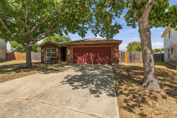 405 FAIRFIELD LOOP