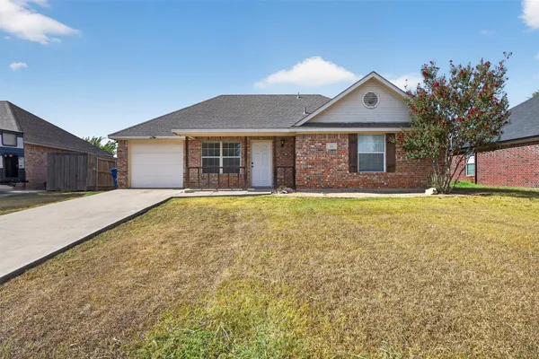 611 OLIVER LN