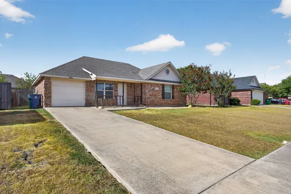 611 OLIVER LN