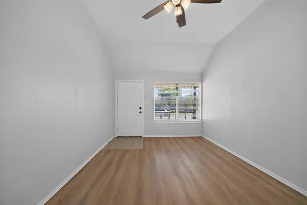 611 OLIVER LN