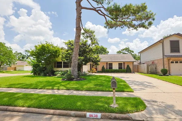 8638 LAKE CRYSTAL DR