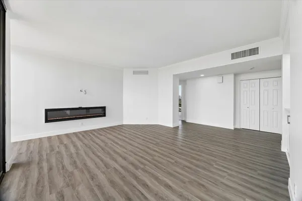 1111 BERING DR 805