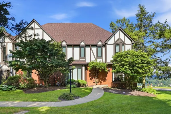 418 FOREST HIGHLANDS DR