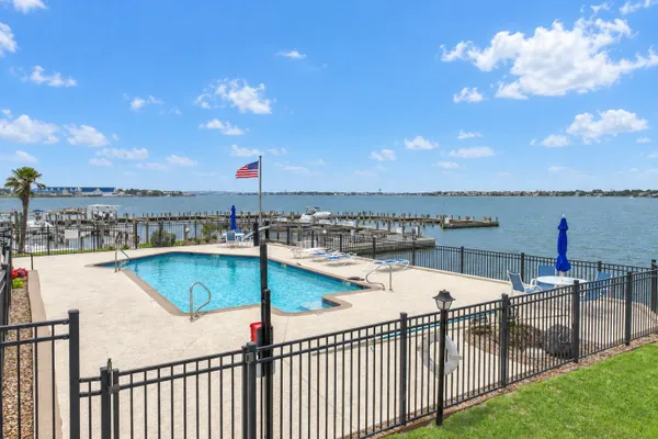 114 YACHT CLUB LN 114