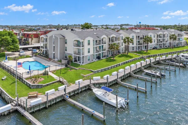 114 YACHT CLUB LN 114