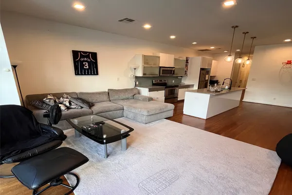 207 PIERCE ST 206