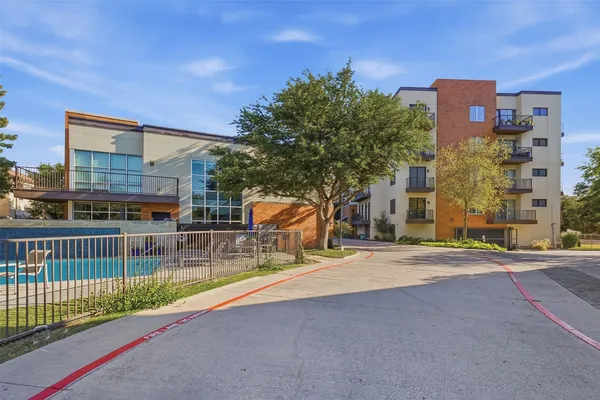 2604 MUSEUM WAY 2106