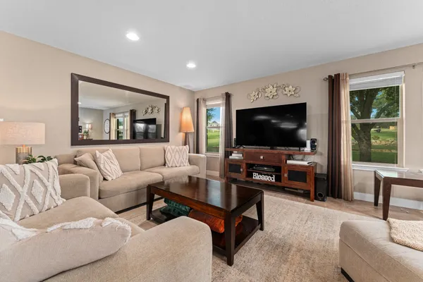 119 SADDLE CT