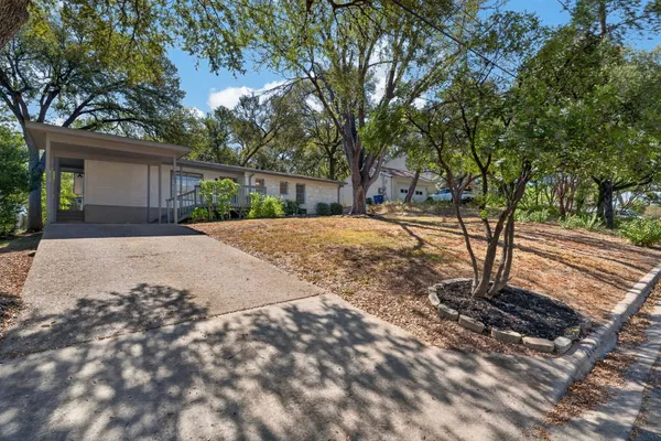 2703 PRINCETON DR