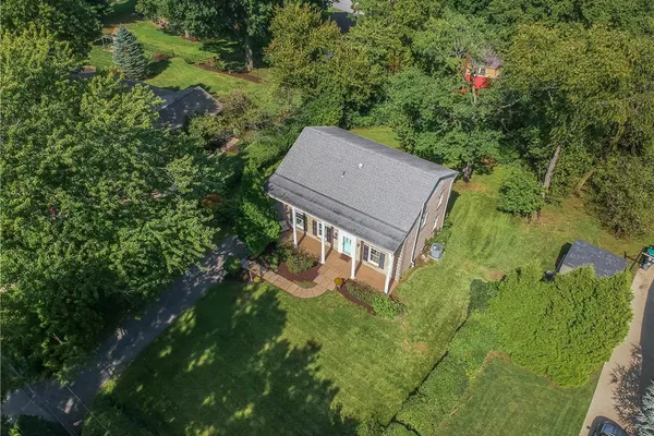 1225 MONTCLAIR DR