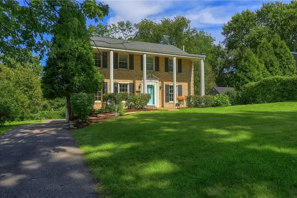 1225 MONTCLAIR DR