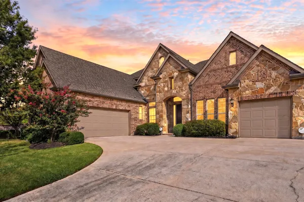 440 GARRISON CIR