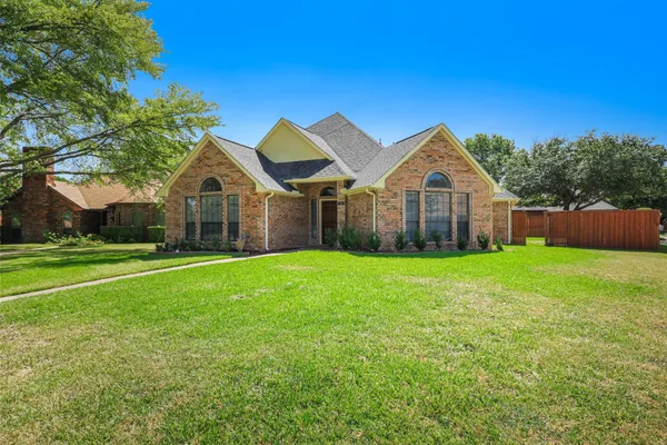 136 HIGHLAND MEADOW CIR
