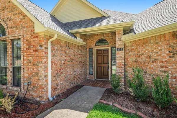 136 HIGHLAND MEADOW CIR