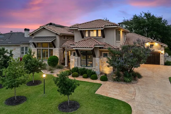 320 BISSET CT