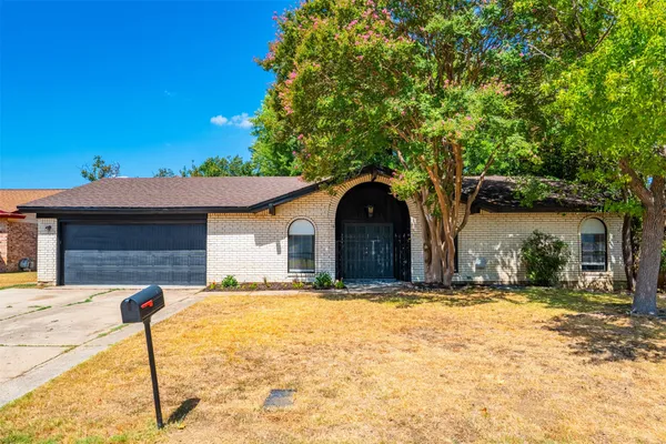 2105 COTTIE LN