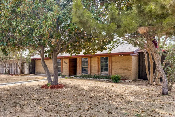 1519 CREEKWOOD LN