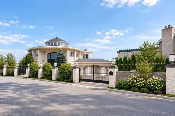 150 NICOLOSI DR