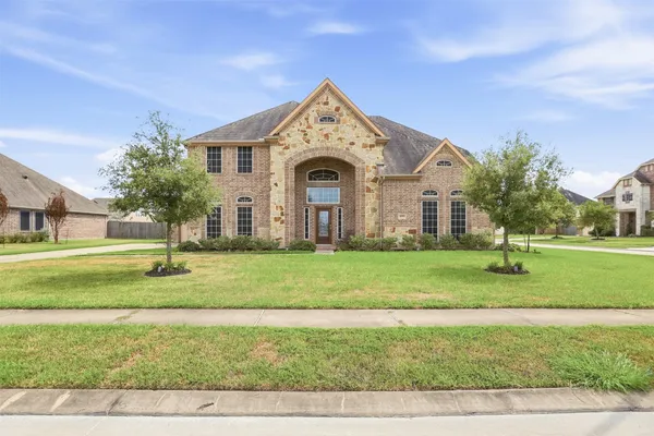 4002 BROADMOOR DR