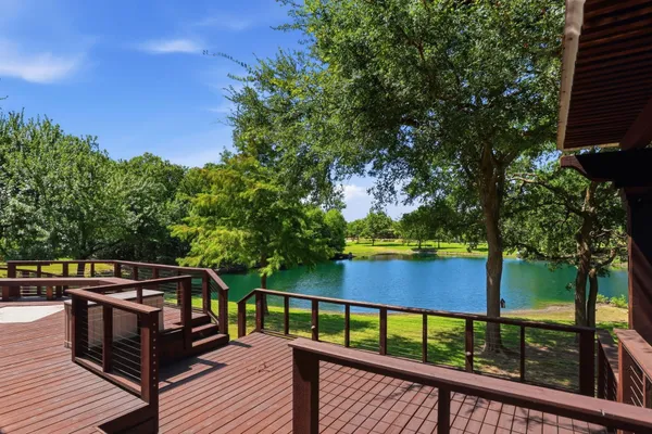 6 HIGHLAND CIR