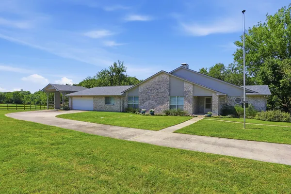 6 HIGHLAND CIR