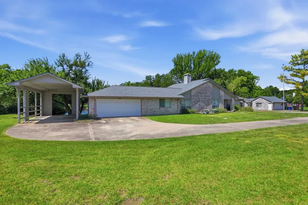 6 HIGHLAND CIR
