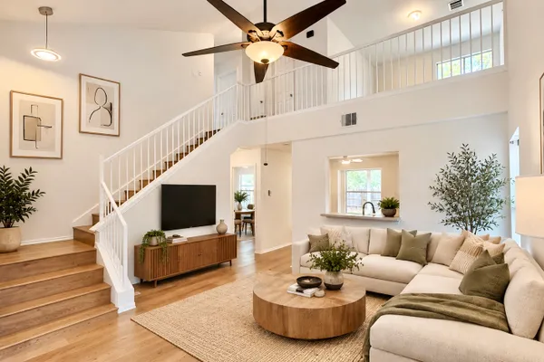 1402 MOLSON LAKE DR