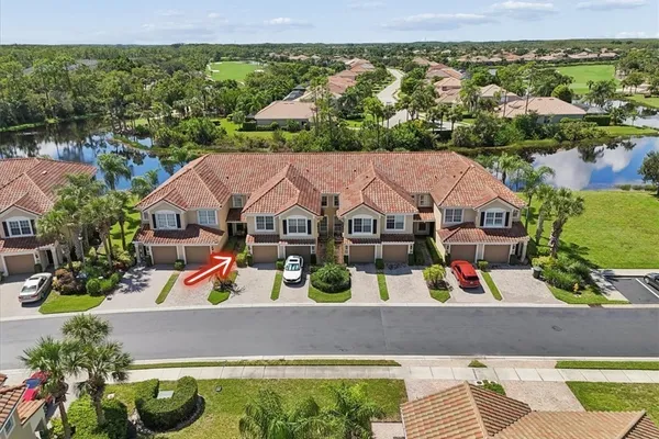 10332 WHISPERING PALMS DR 1806